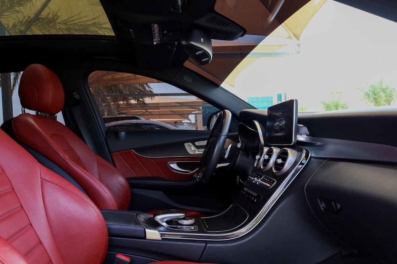 Mercedes-Benz C 200 Mercedes-Benz C200 AMG Pack 2018 GCC under Warranty with Flexible Down-Payment.
