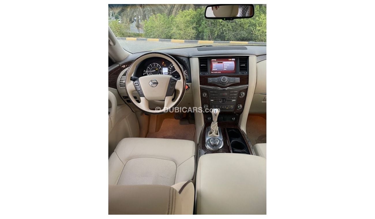 نيسان باترول NISSAN PATROL 400  V8  MODEL 2011( GCC_ SPEC) VERY GOOD CONDITION