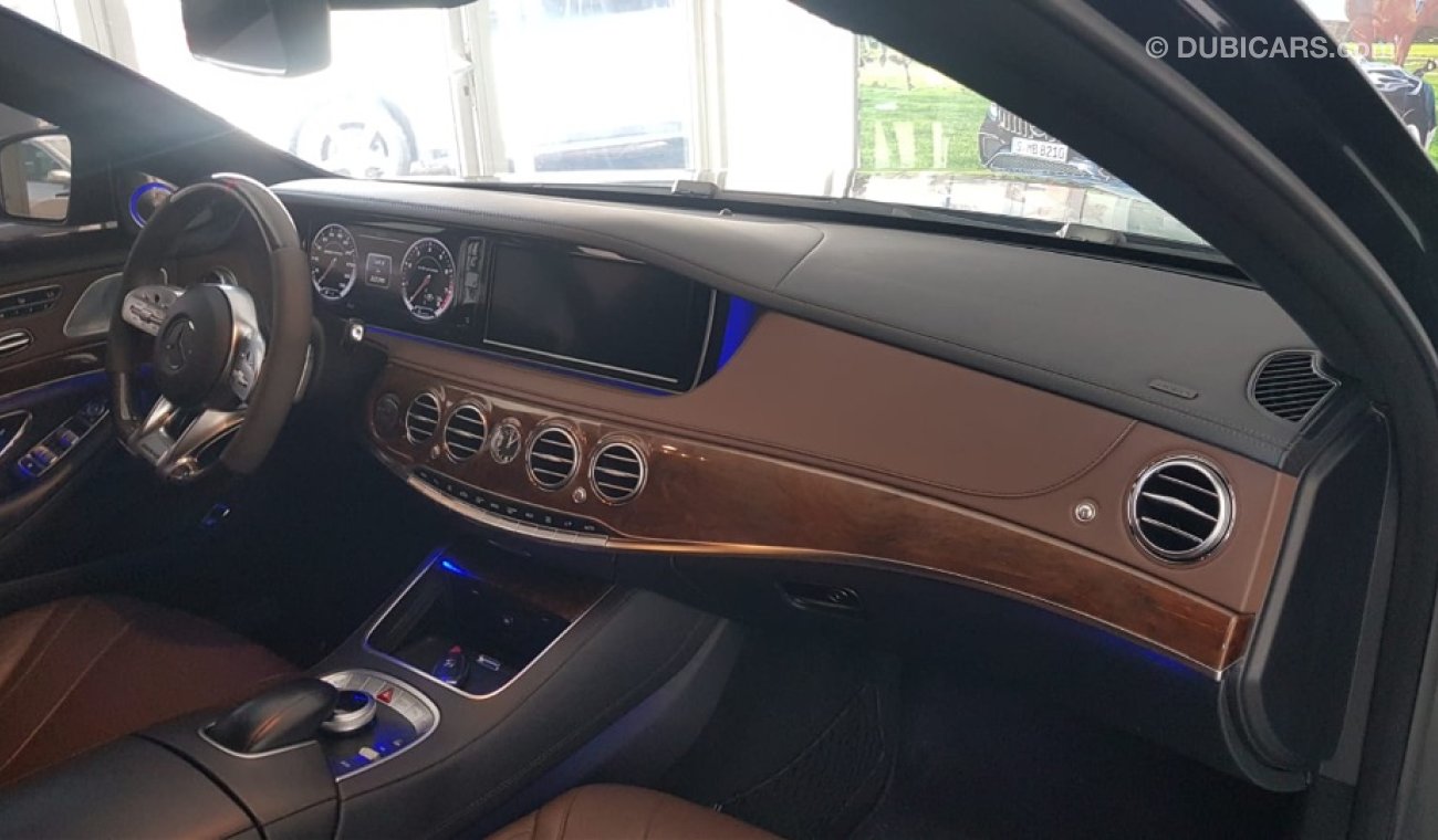 مرسيدس بنز S 550