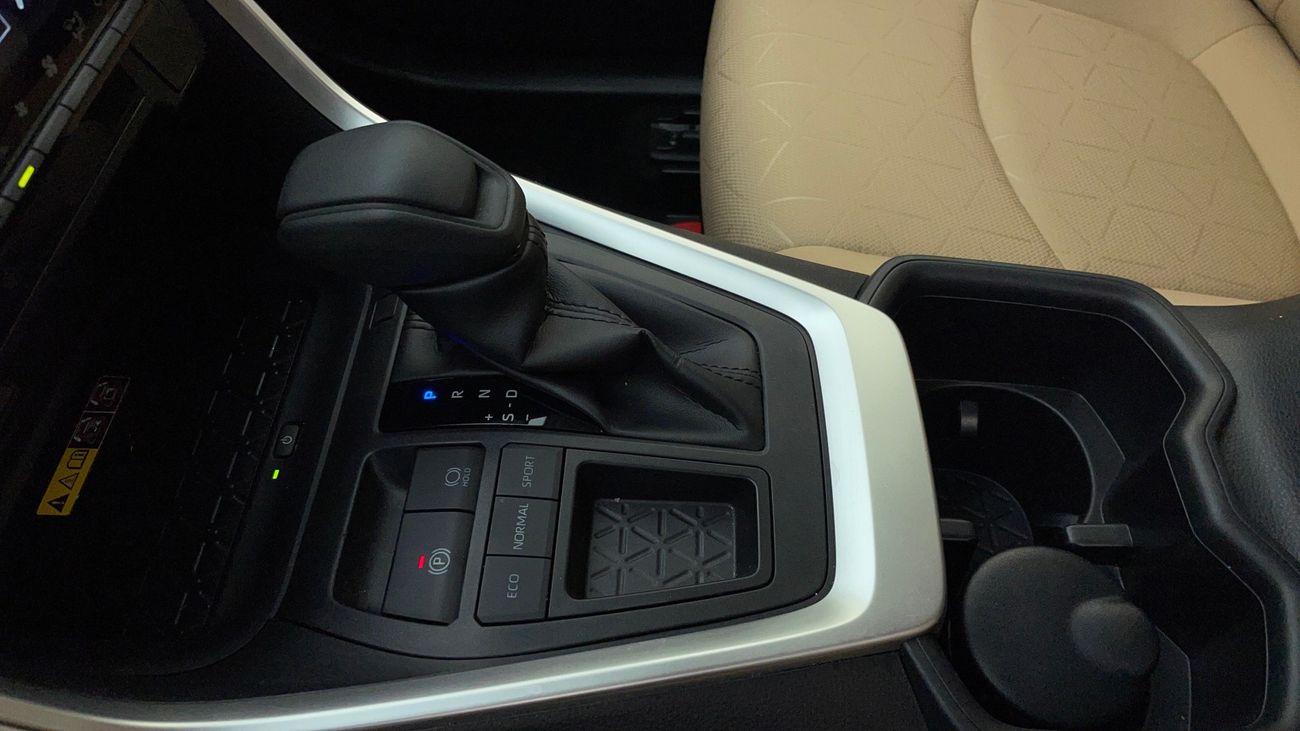 تويوتا راف ٤ VX 2.5 | بدون دفعة مقدمة | اختبار القيادة في المنزل