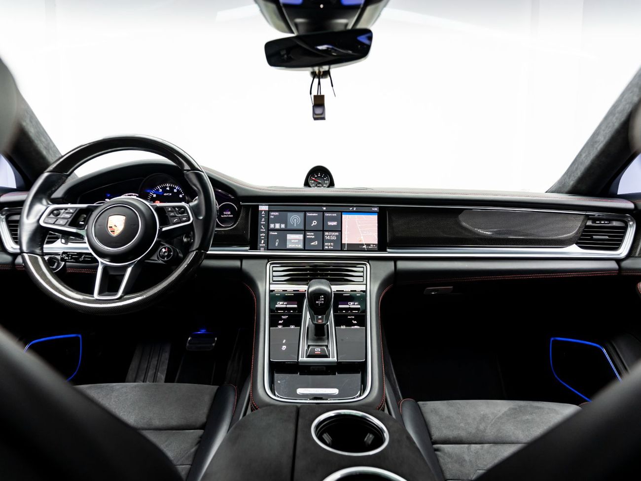 بورش باناميرا GTS 4.0L (454 HP) AWD