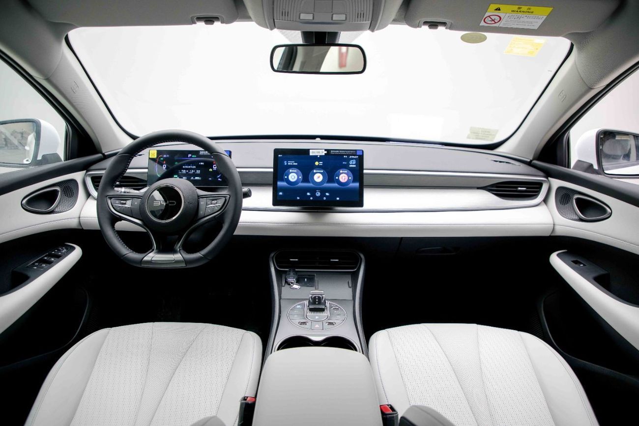 بي واي دي سيل 05 DM-i ID Luxury 1.5L- White Inside Grey | Export Only