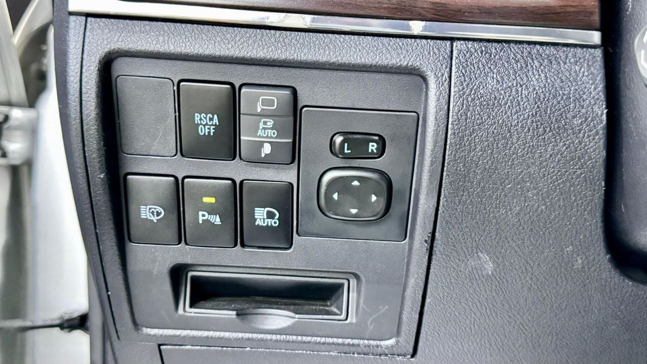 Toyota Land Cruiser GXR 4.0L GXR 5.7L warranty one year bank financie available