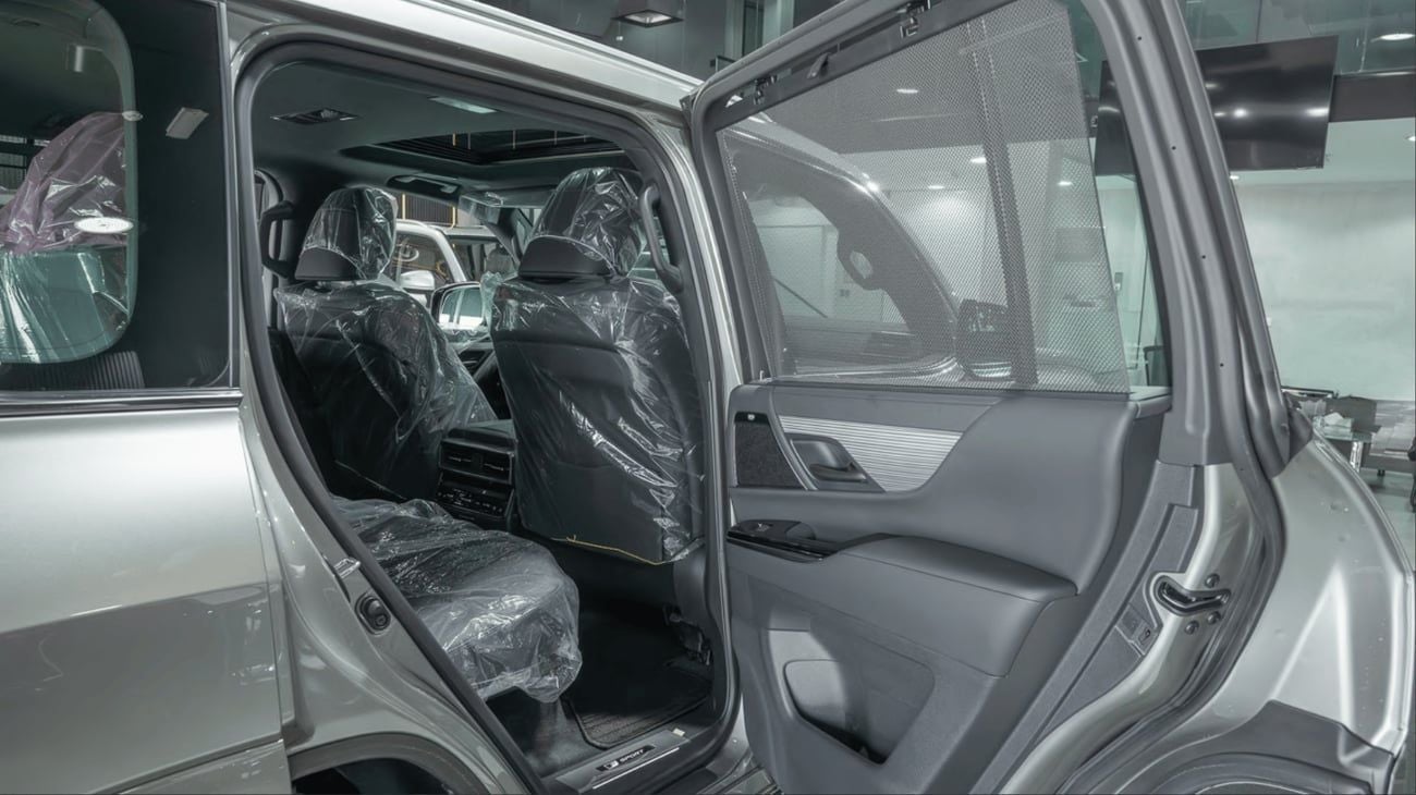 Lexus LX700h F SPORT F-SPORT 26/26 SILVER with BLACK INTERIOR