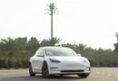 Tesla Model 3 usa All Wheel Drive