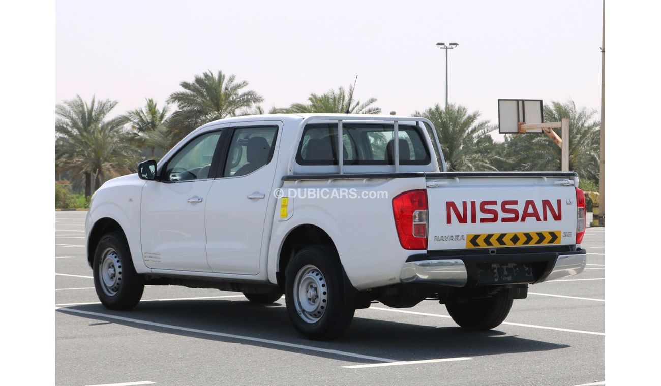 Nissan Navara 2019 | SE | 4X4 PETROL | DOUBLE CABIN | WITH GCC SPECS AND EXCELLENT CONDITION