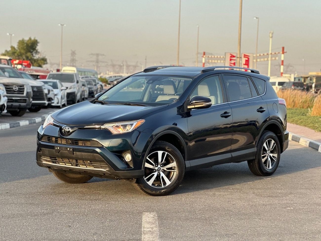 Toyota RAV4 XLE 4WD sunroof  full Option
