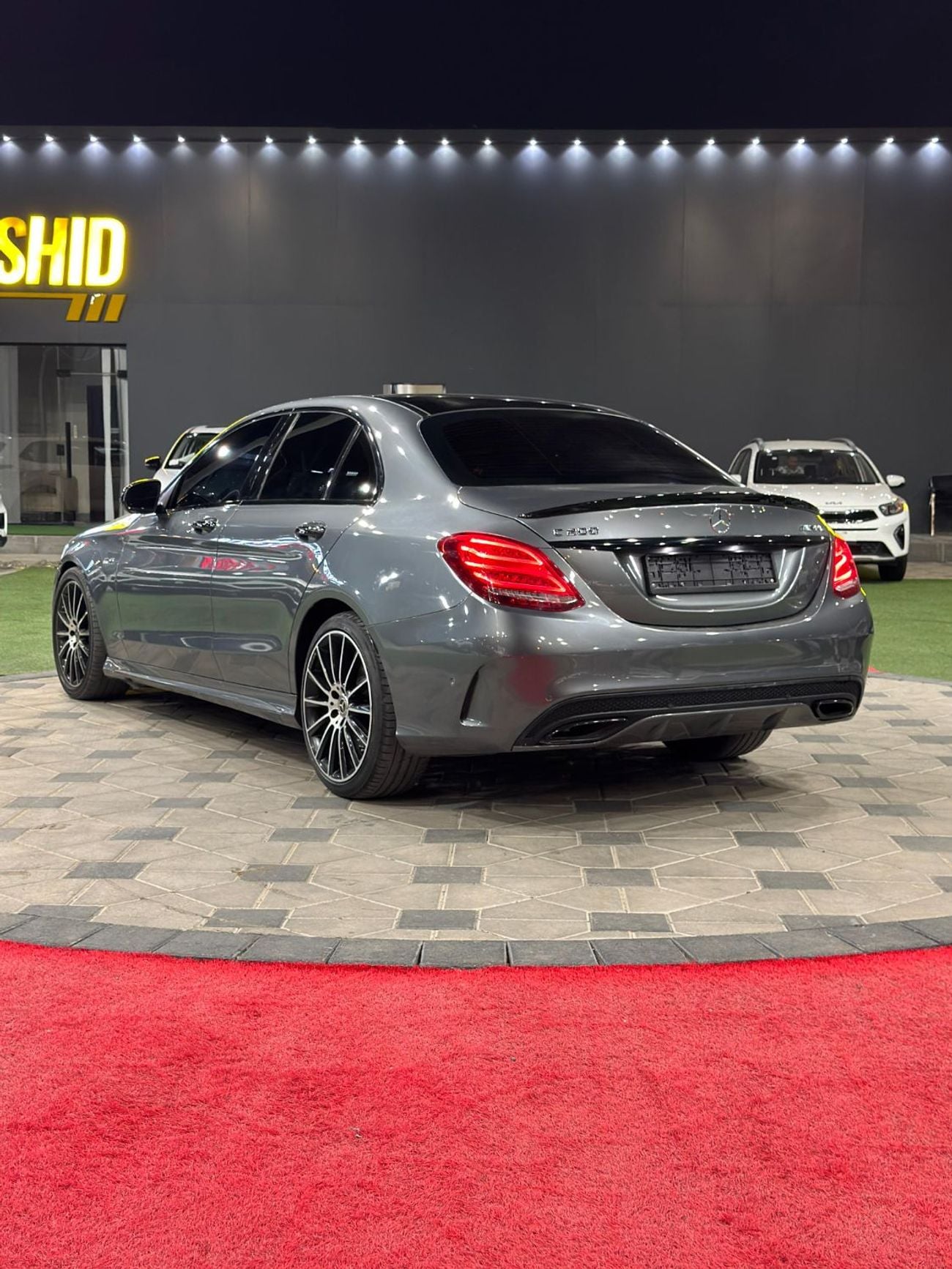 مرسيدس بنز C 200