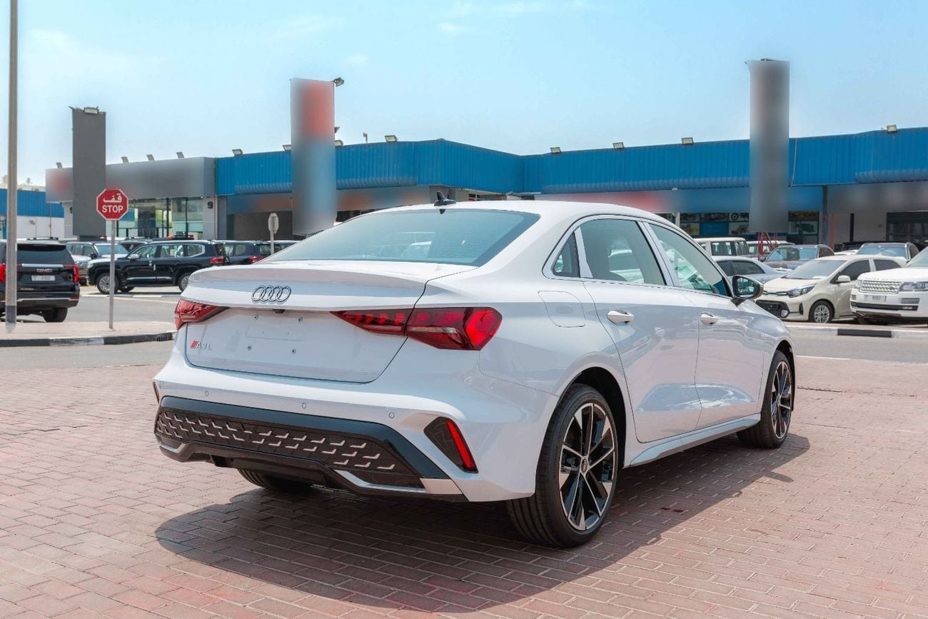 أودي A3 35 TFSI S-LINE Audi A3 1.5T 35 TFSI S-Tronic Sedan 2025 (White)