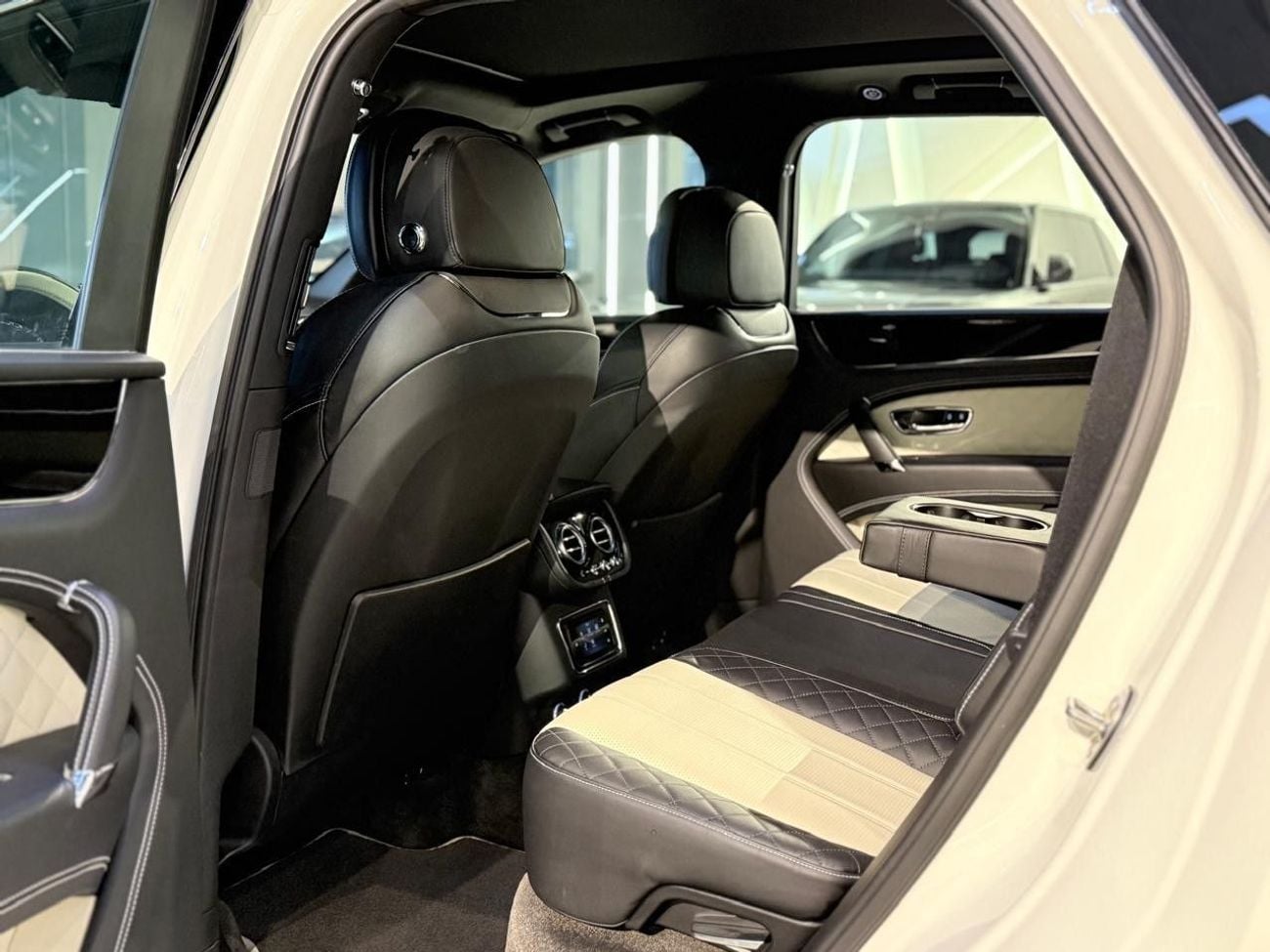بنتلي بينتايجا Black Edition Bentley Bentayga 2019 مواصفات يابانية