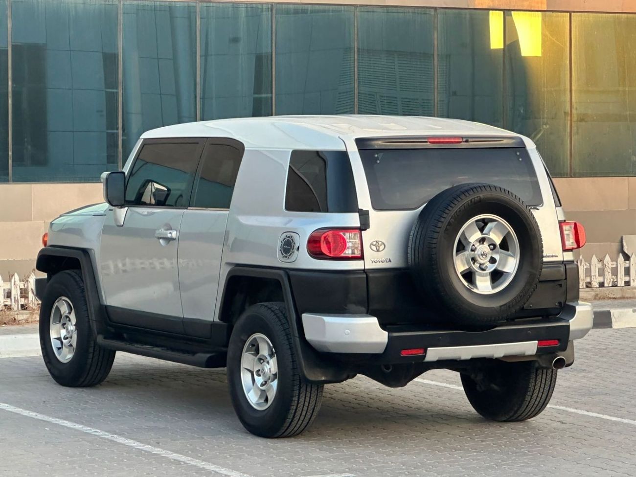 Toyota FJ Cruiser خليجي