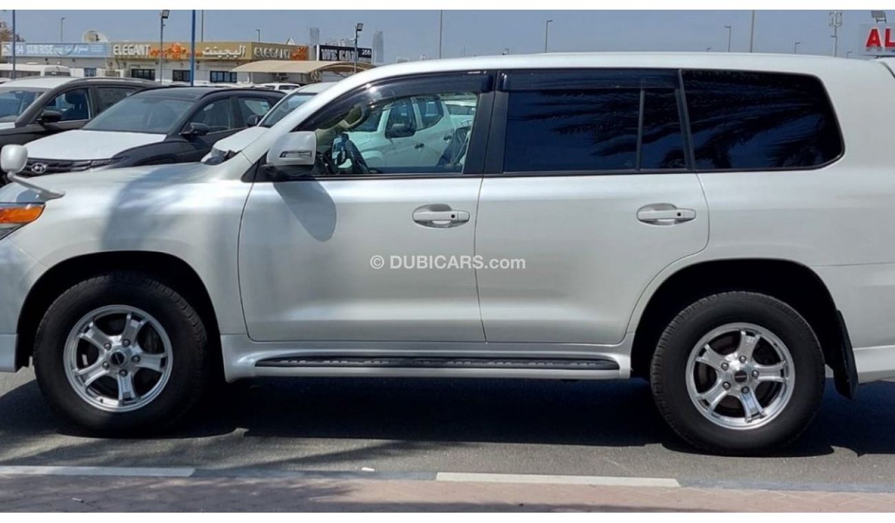 تويوتا لاند كروزر 2015 V8, [Right-Hand Drive], Petrol, 4.6CC, Premium Condition.
