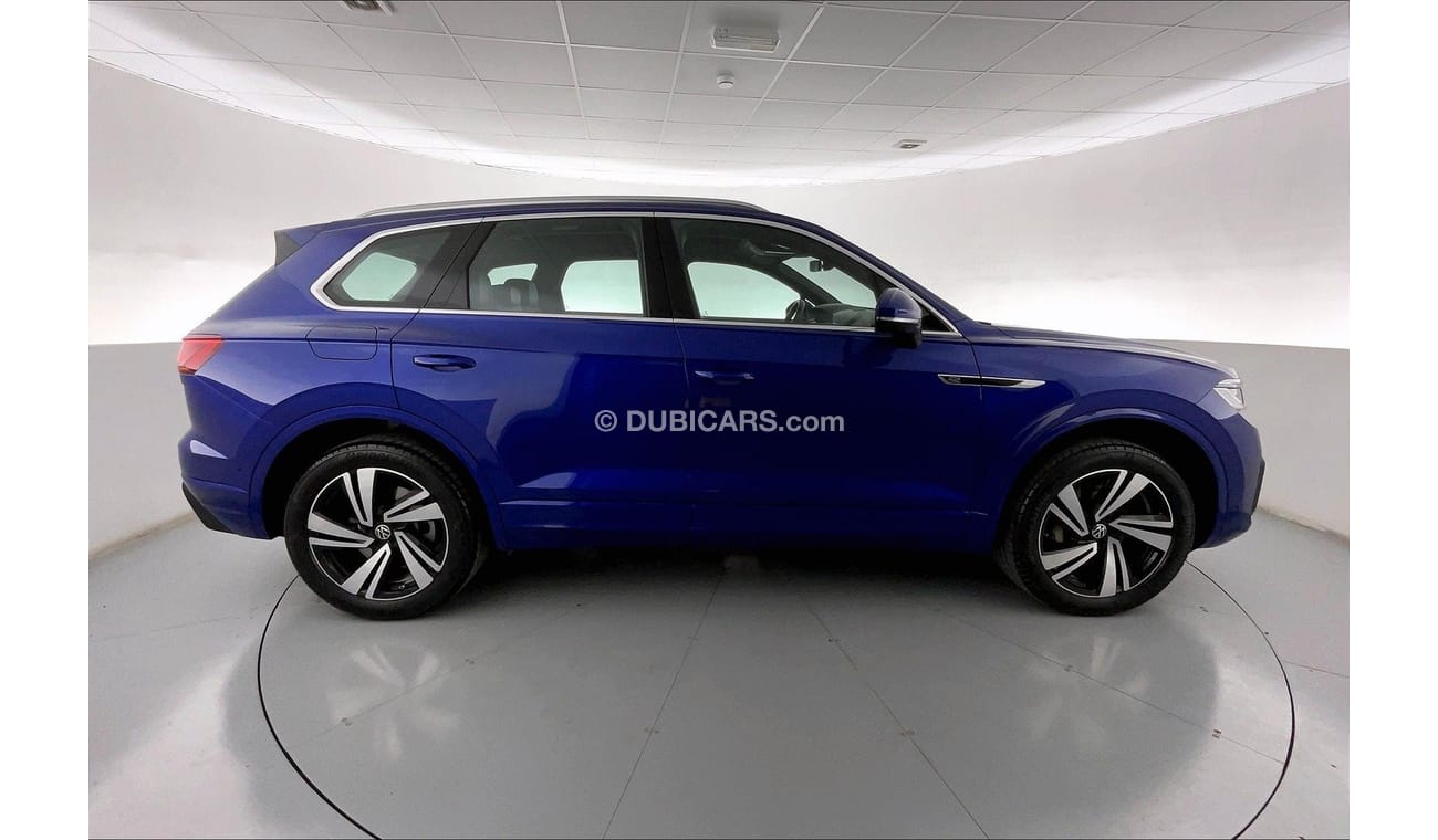 فولكس واجن طوارق R-Line | سنة ضمان مجانية | 0 دفعة أولى | سياسة الإعادة بعد 7 أيام