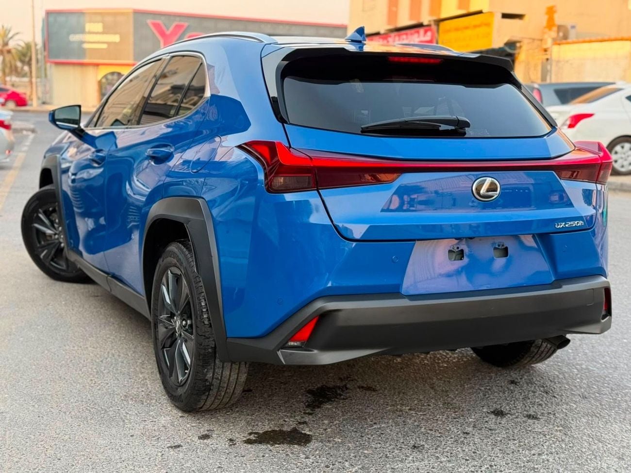 Lexus UX250h STD (NON GCC)