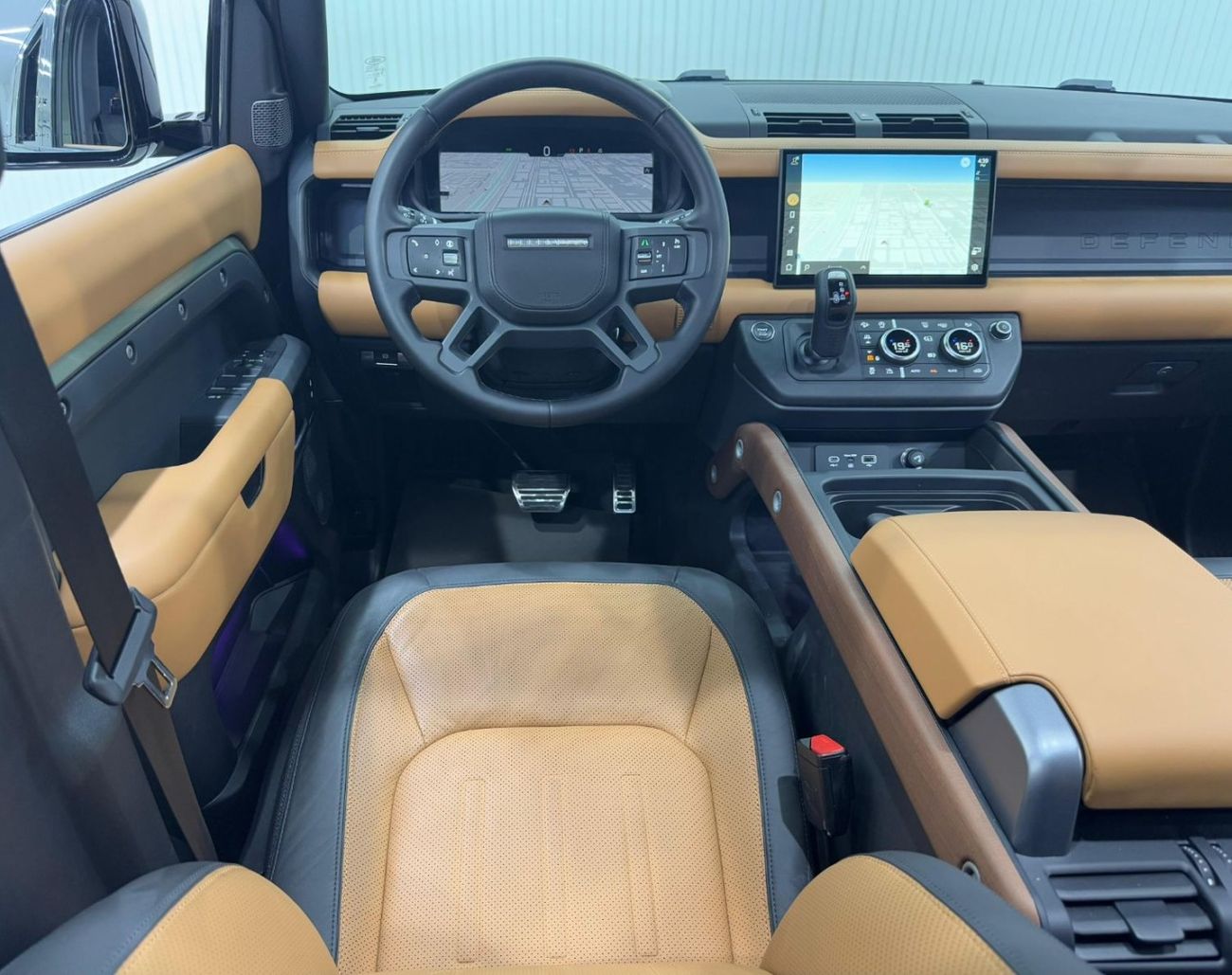 Land Rover Defender 110 X P400 3.0L 2024 Land Rover Defender 110 P400 X, January 2029 Land Rover Warranty + Service Pack