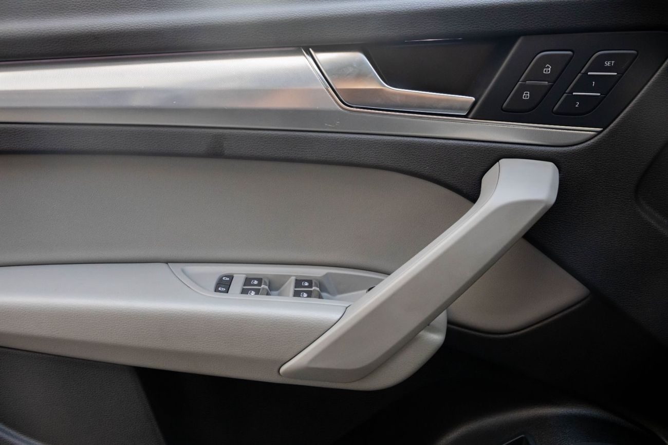 Audi Q5 45TFSI | 3,467 P.M  | 0% Downpayment | ONE OWNER || AGENCY WARRANTY!