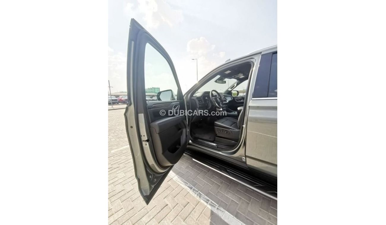 Chevrolet Suburban Chevrolet Premier Suburban - 2023 - Green