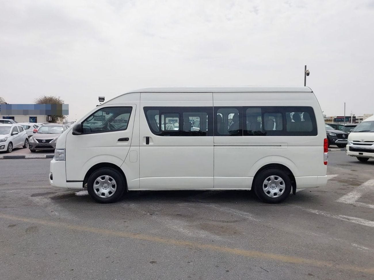 Toyota Hiace TOYOTA HIACE COMMUTER VAN RHD 2015 MODEL 3.0 L DIESEL AUTOMATIC(PM15106)