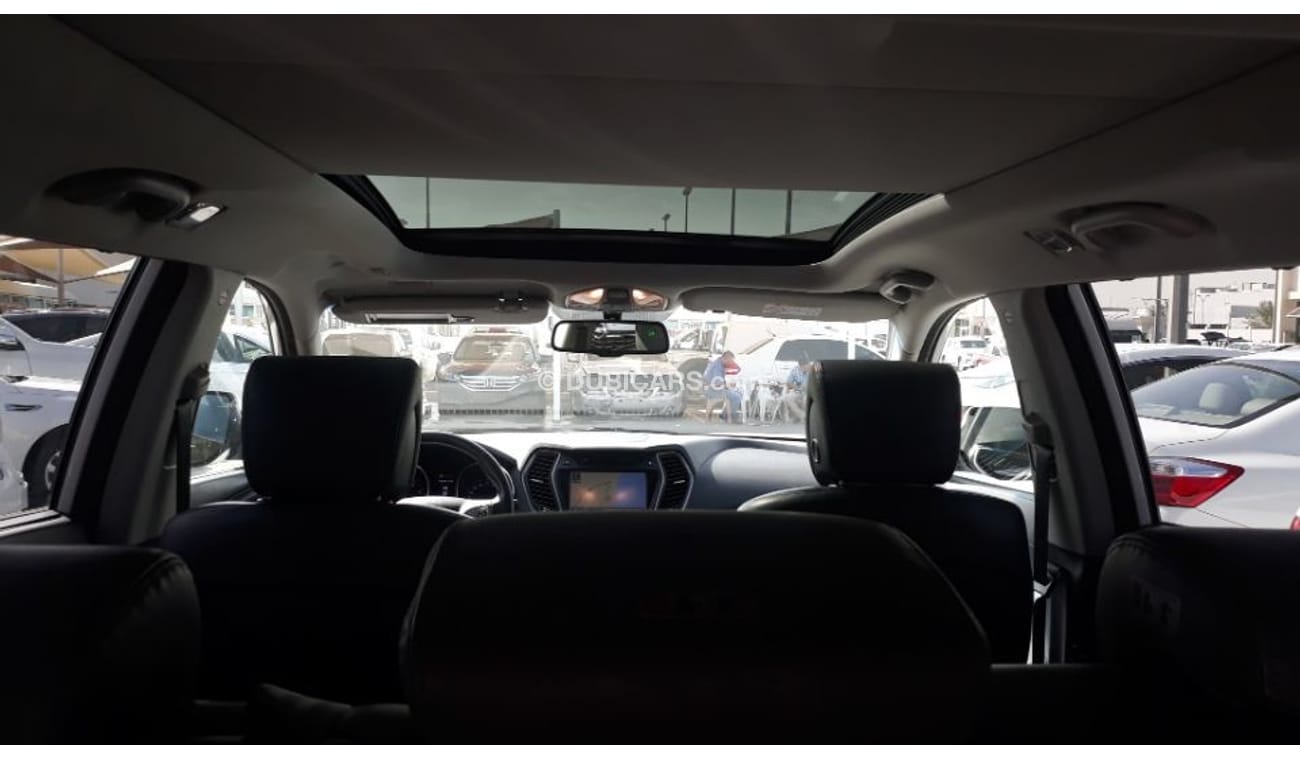 Hyundai Santa Fe 2014 Model Grand santafe V6 3.3 ltr full options Gulf specs panorama navigation camera leather seat