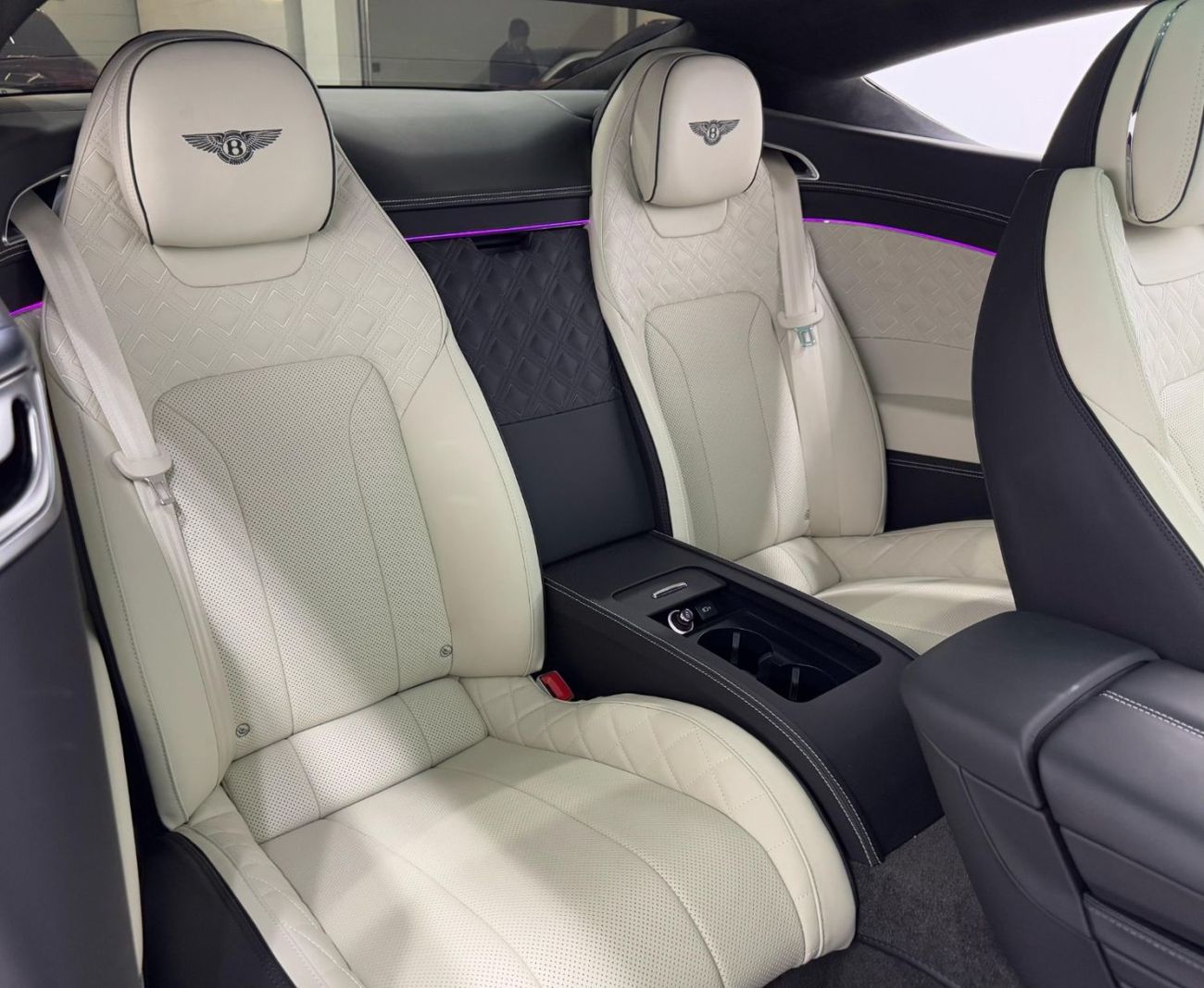 Bentley Continental GT 4.0T V8 2022 Bentley Continental GT,Bentley Warranty, Full Agency Service History, GCC