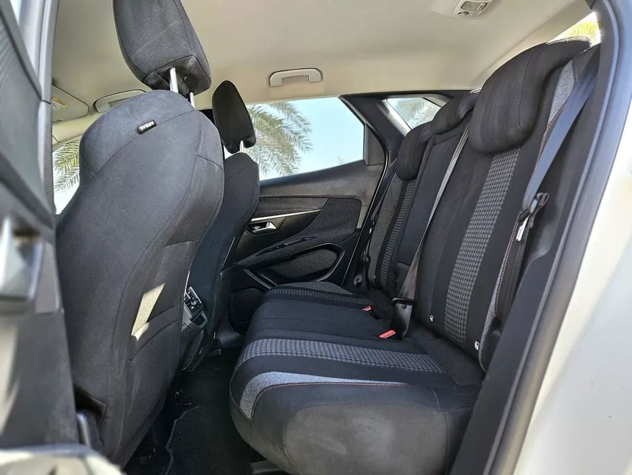 بيجو 3008 Active GCC Specs - Low Mileage Mid Sized Compact SUV
