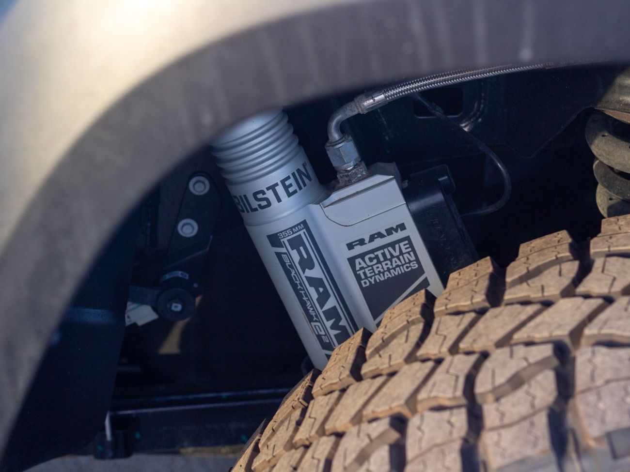 رام 1500 EXPORT PRICE - RHO - GRANITE GREY (FULL OPTION)