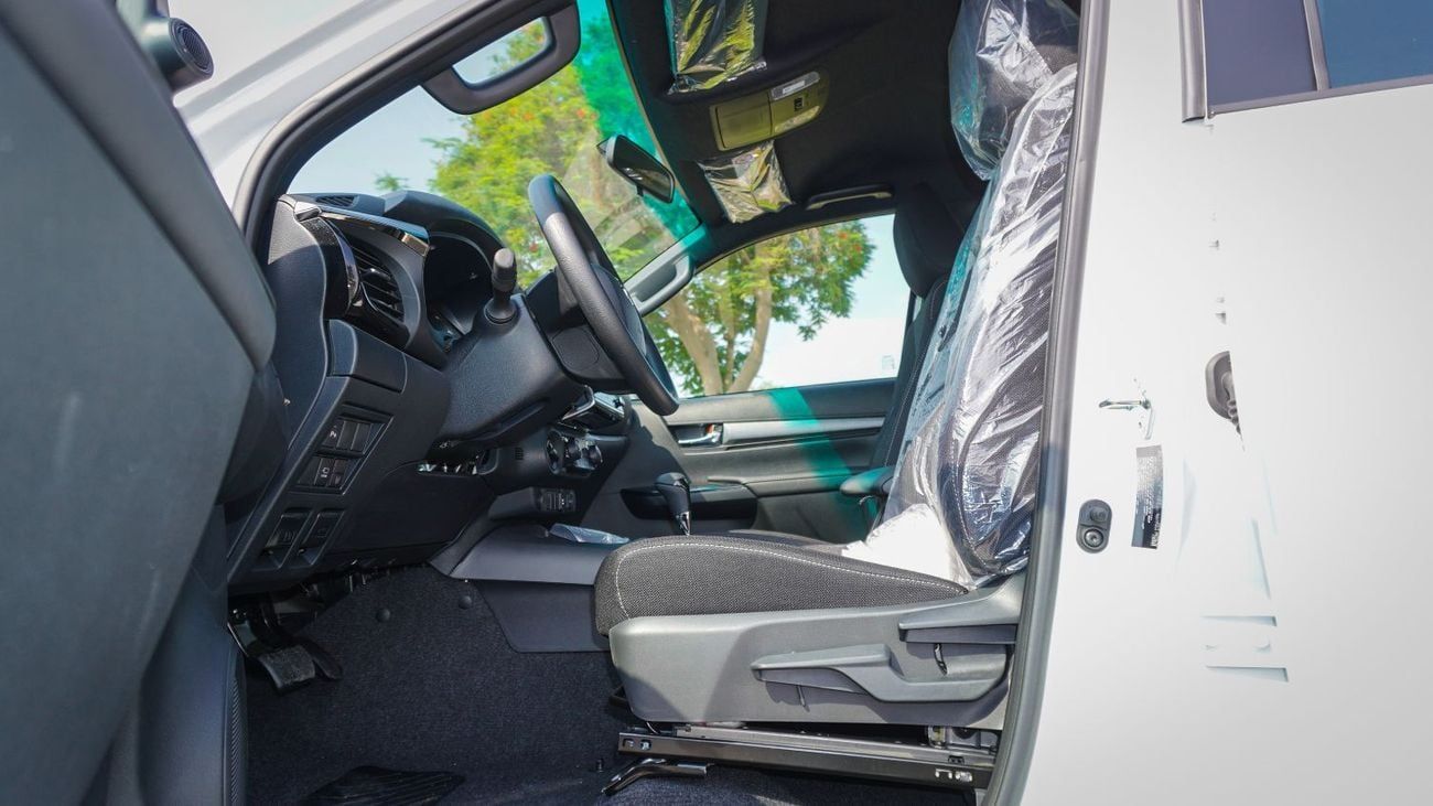 Toyota Hilux ECTAGR007 – 2025 Toyota Hilux Double Cab - Adventure – 4.0L Petrol Auto – White