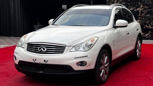 إنفينيتي QX50 لاكجري