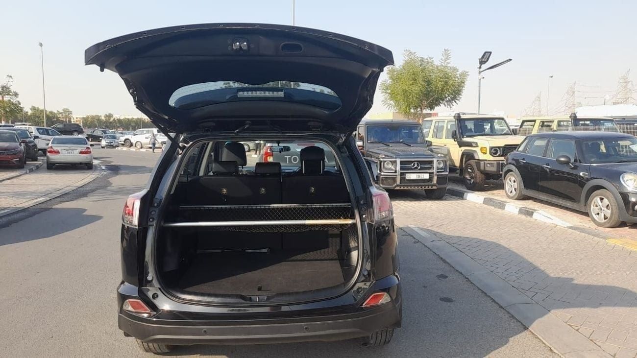 تويوتا راف ٤ RHD PETROL