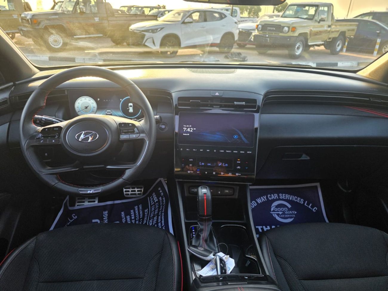 Hyundai Tucson 2023 Hyundai Tucson N line sport Edition 2.5L V4 - Panoramic Roof, original leather seats, Push butt