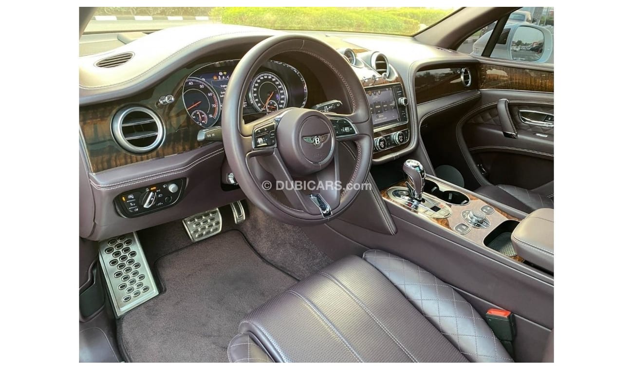 بنتلي بينتايجا سيجناتشر