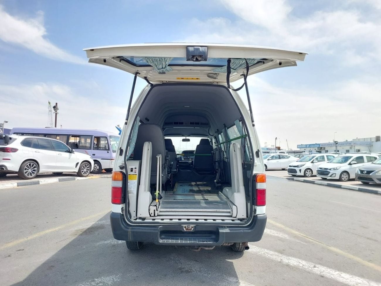 Toyota Hiace (RAMADAN OFFER) TOYOTA HIACE VAN RHD 2003 MODEL 2.4 L PETROL AUTOMATIC(PM02943)