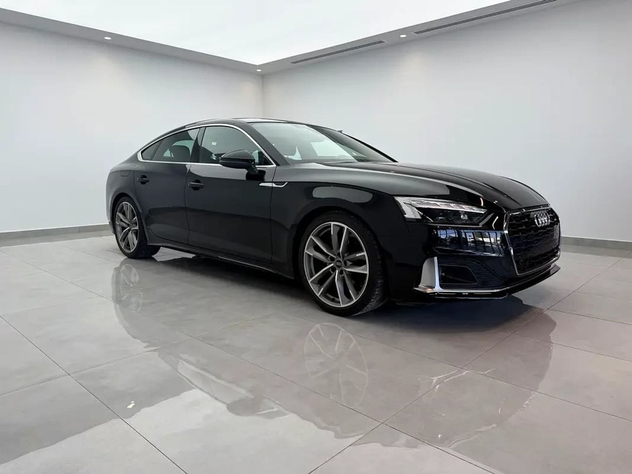 Audi A5 40 TFSI Sport 2.0L 40 TFSI | GCC specs | Low Mileage | Sportback | Clean Condition