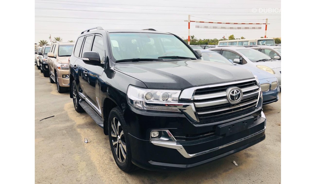 Toyota Land Cruiser GXR V8  (EXCLUSIVE OFFER)