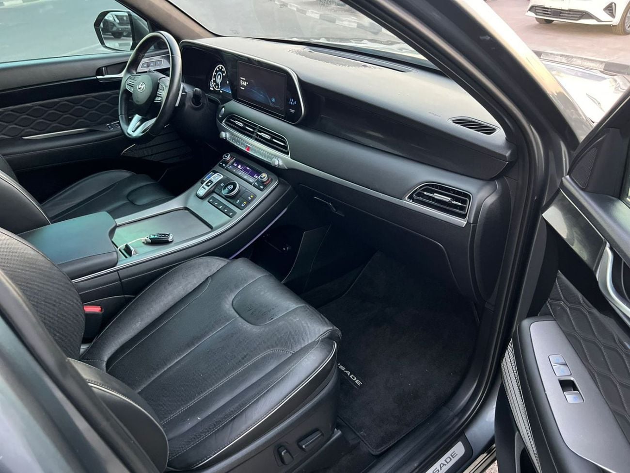 هيونداي باليساد 2022  Hyundai Palisade Calligraphy Edition Full Option Panoramic View - 360* 5 CAM - HUD - 3.8L  V6