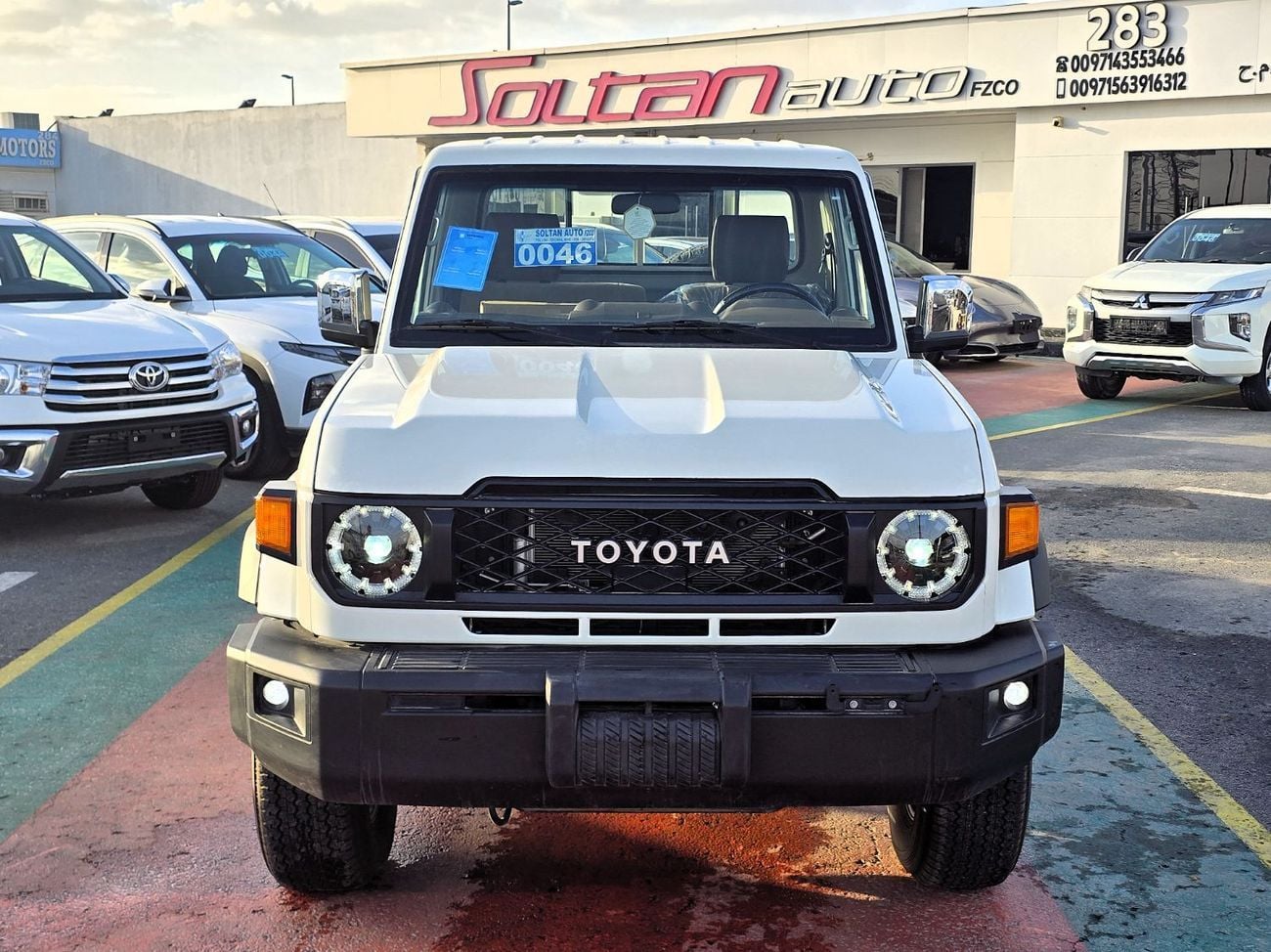 Toyota Land Cruiser Pick Up SC 4.0L Toyota L.C Single cabin Pick Up 4.0l petrol v6 M/T 4WD Gcc specs  2025 Model