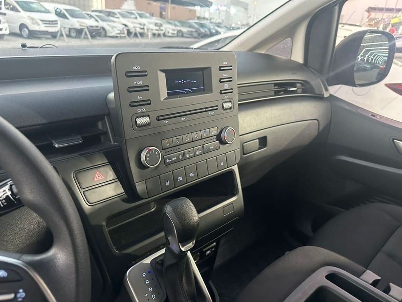 Hyundai Staria Hyundai Staria 2023 Diesel Korean Specs