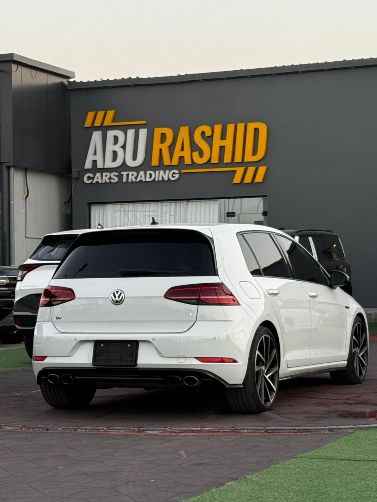 فولكس واجن جولف ار