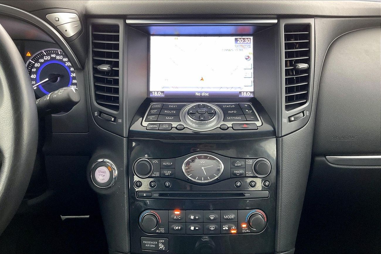 Infiniti QX70 Luxury / Luxe Sensory