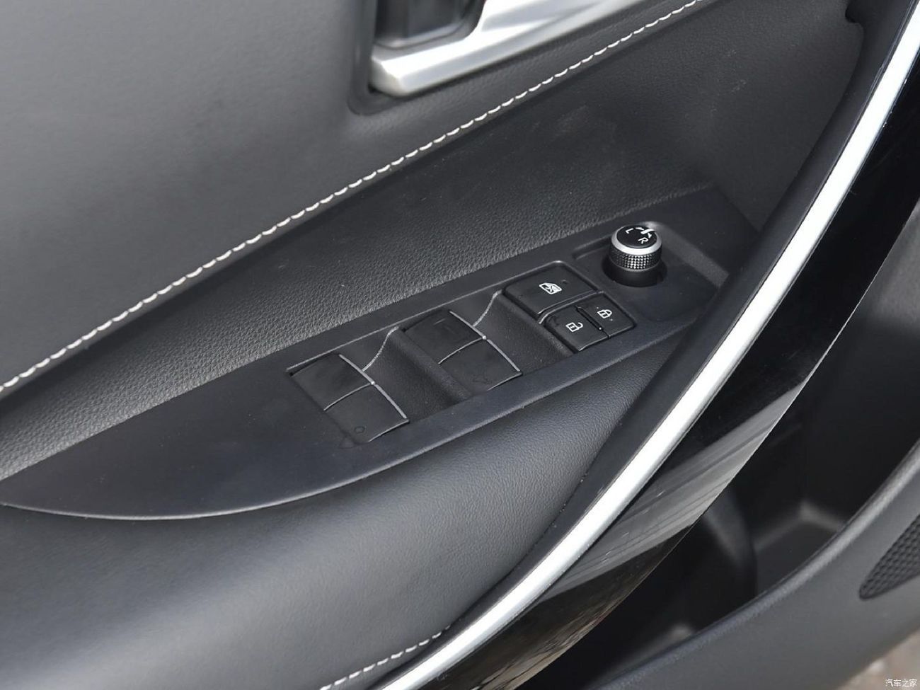 تويوتا كورولا XLI Hybrid 1.8L