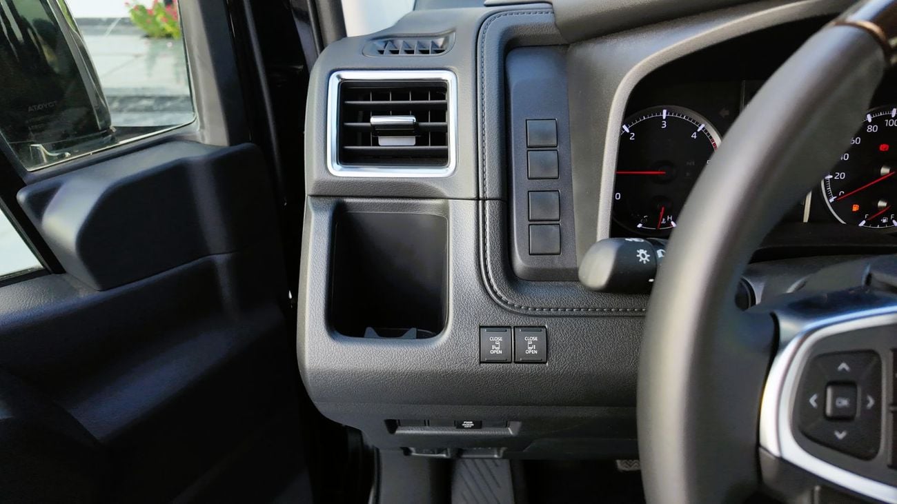Toyota Granvia TOYOTA GRANVIA 2.8L Premium 2.8L diesel  Automatic Transmission 2025