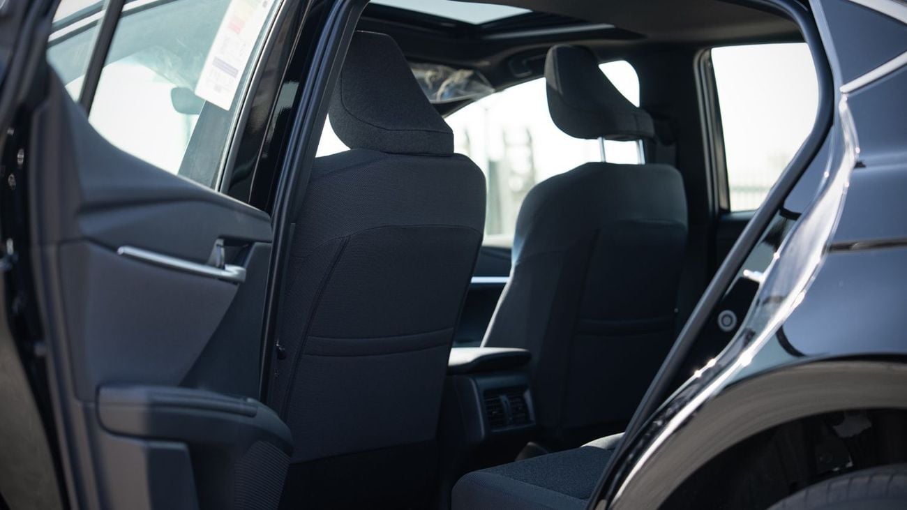 تويوتا كامري LE 2.5L - Black Inside Black