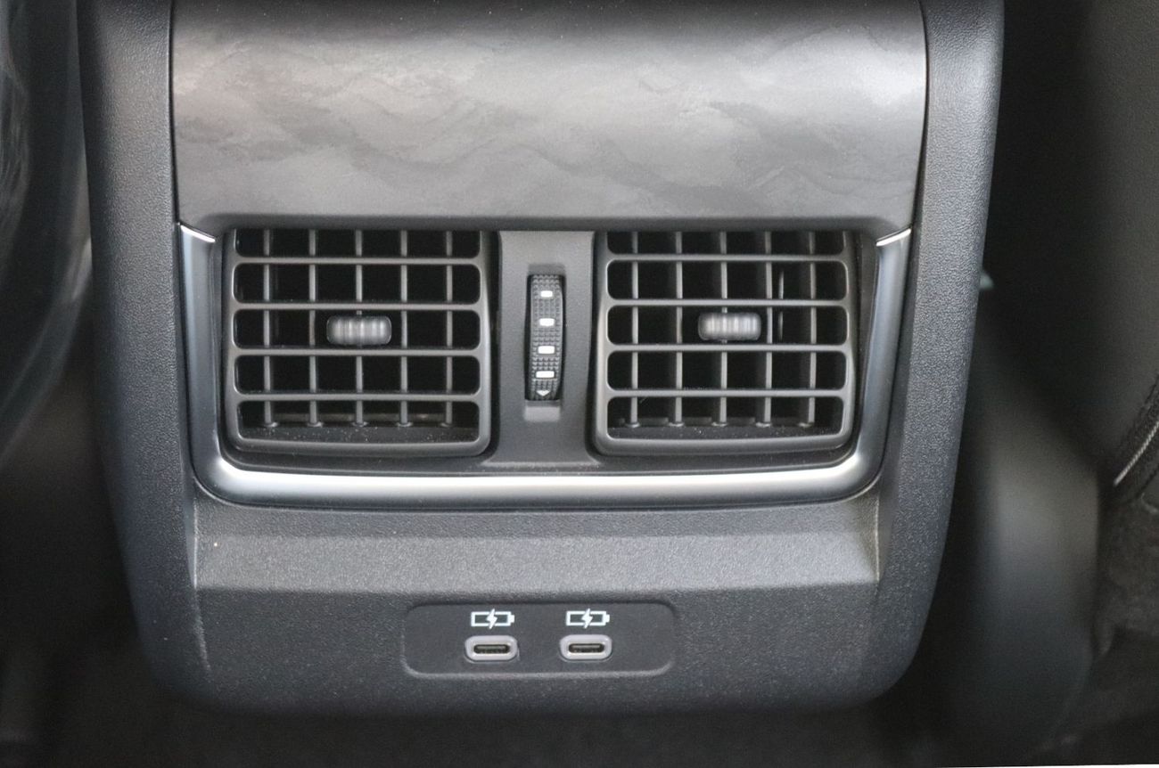 Toyota Camry 2.5 HG Hybrid,Alloy Wheels, Headup display, Electric Seat,Panoramic Roof,Model 2025, China Specs