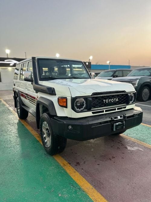 تويوتا لاند كروزر 70 LX 2.8L