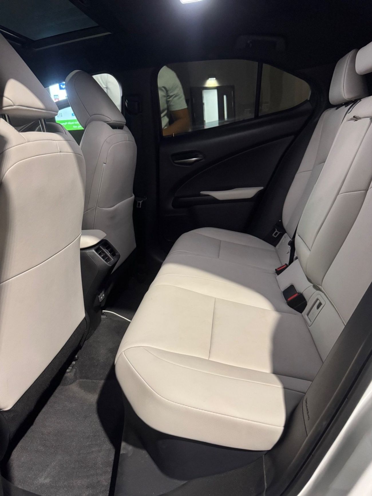 لكزس UX 250h FSPORT