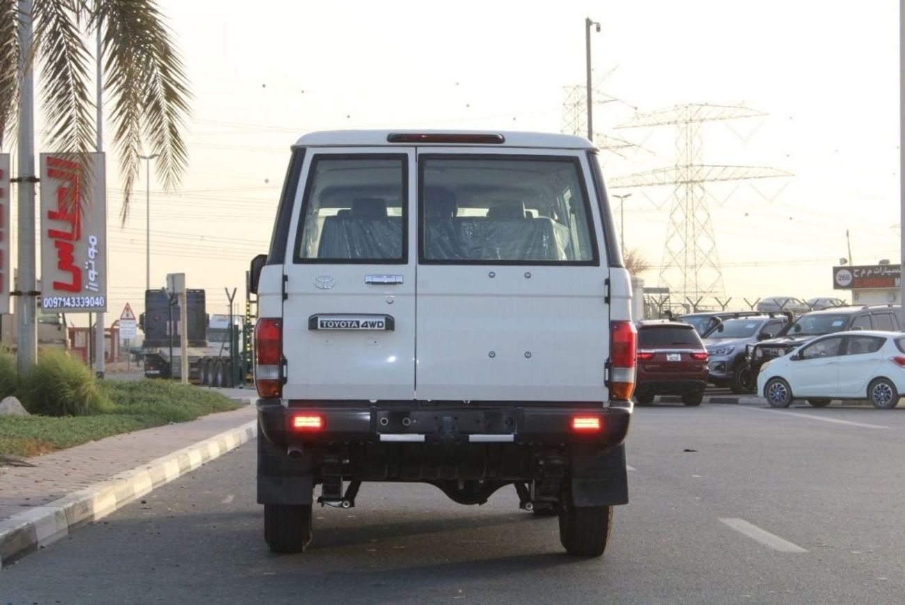 Toyota Land Cruiser 70 TOYOTA LAND CRUISER 76 4.2L L6 DSL 4WD LX STD MANUAL