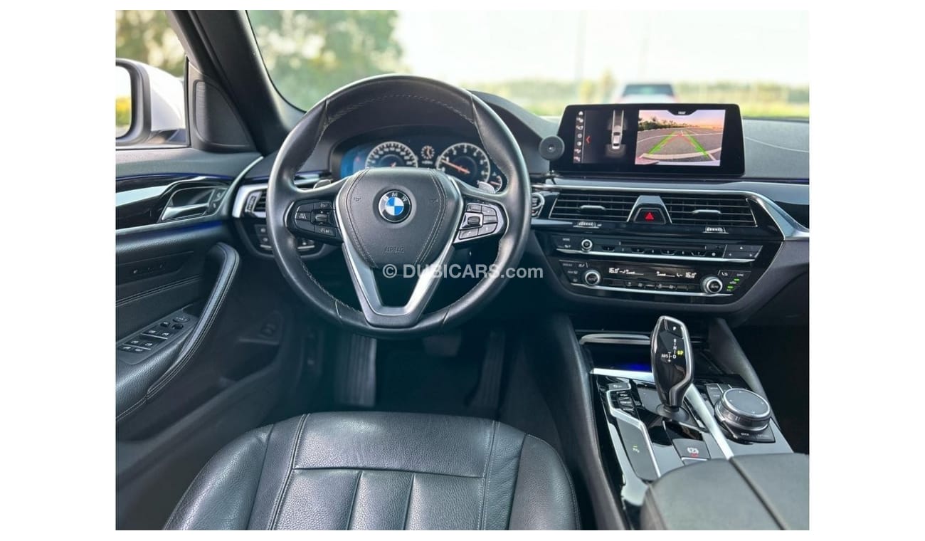 بي أم دبليو 520i اكزكيتيف