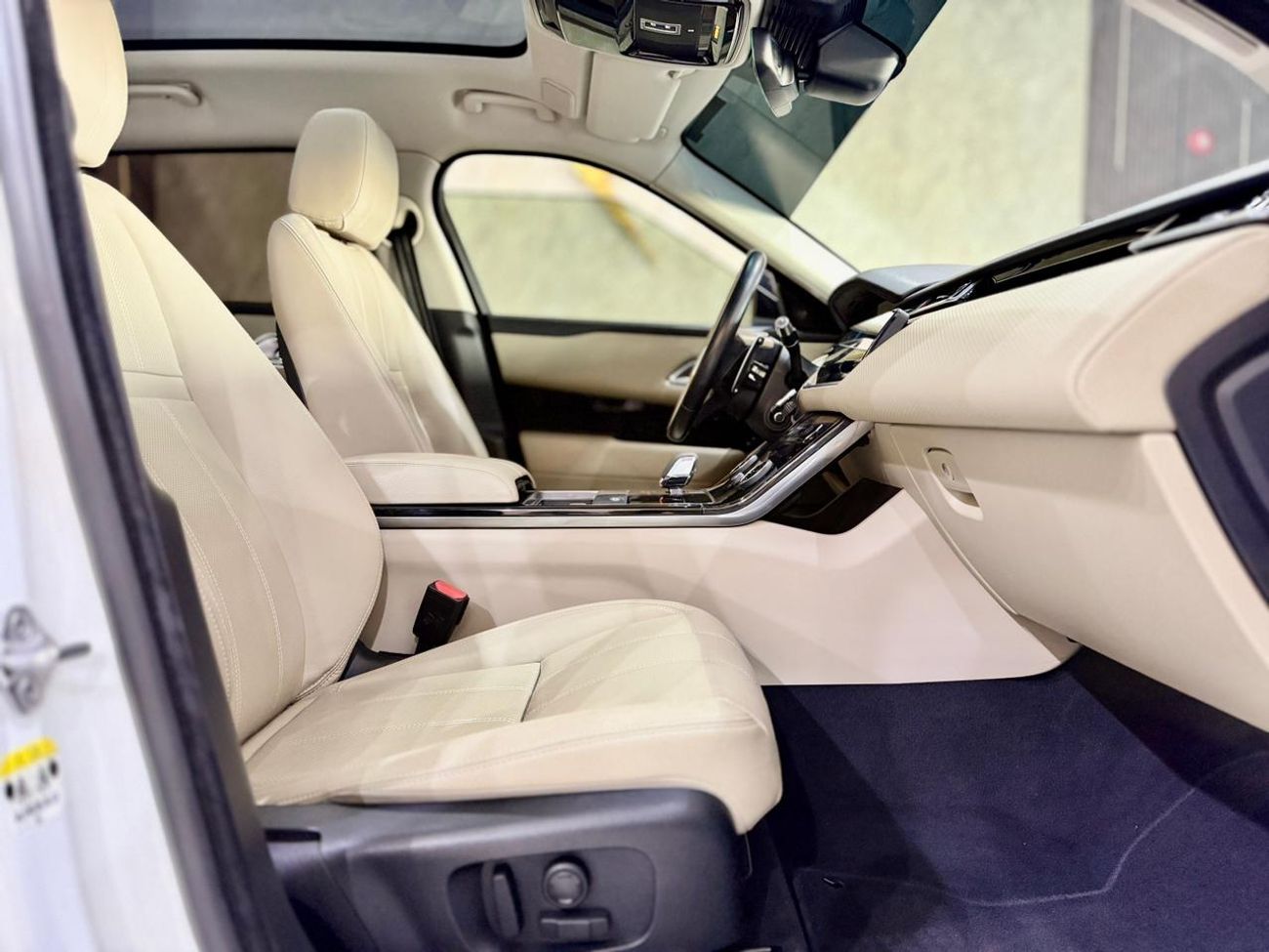 لاند روفر رينج روفر فيلار P300 R-Dynamic SE 2.0L