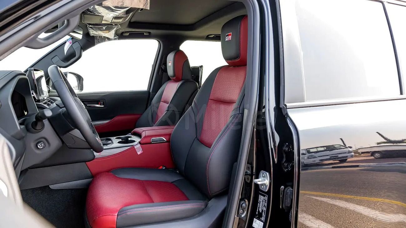 تويوتا لاند كروزر LC 300 GR SPORT | IN-HOUSE FINANCING AVAILABLE | 0% DOWNPAYMENT (BANK)