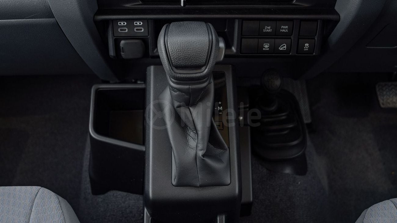 تويوتا لاند كروزر 76 LAND CRUISER LC76
